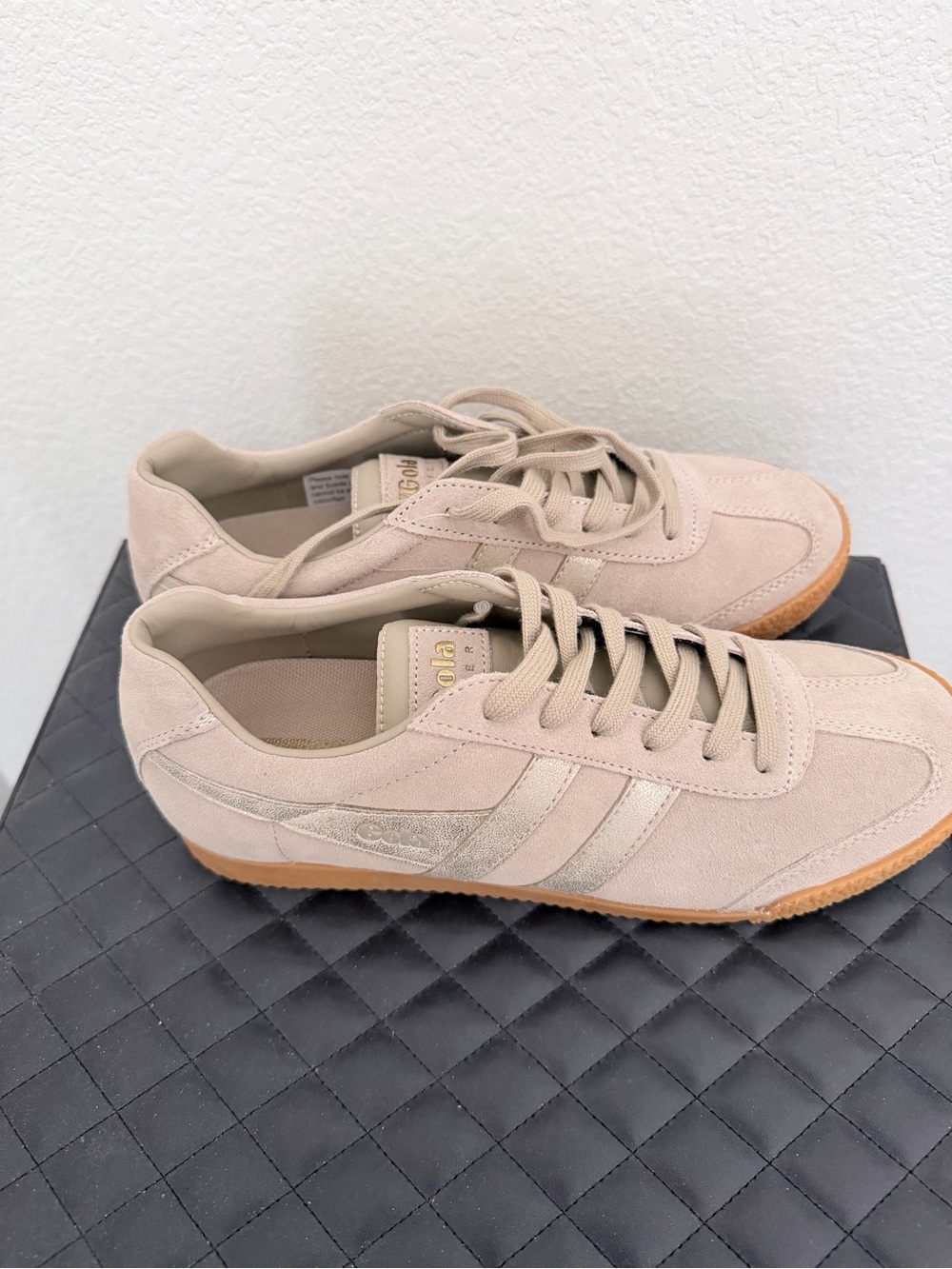 Gola Women's Beige Suede Sneakers with Gum Sole - Picture 2 of 5